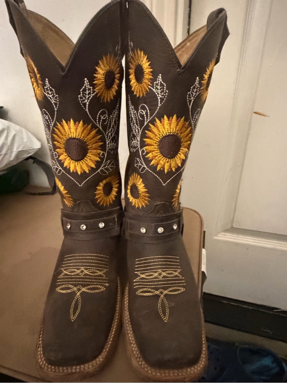 Women's Sunflower Embroidered Brown Western Boots